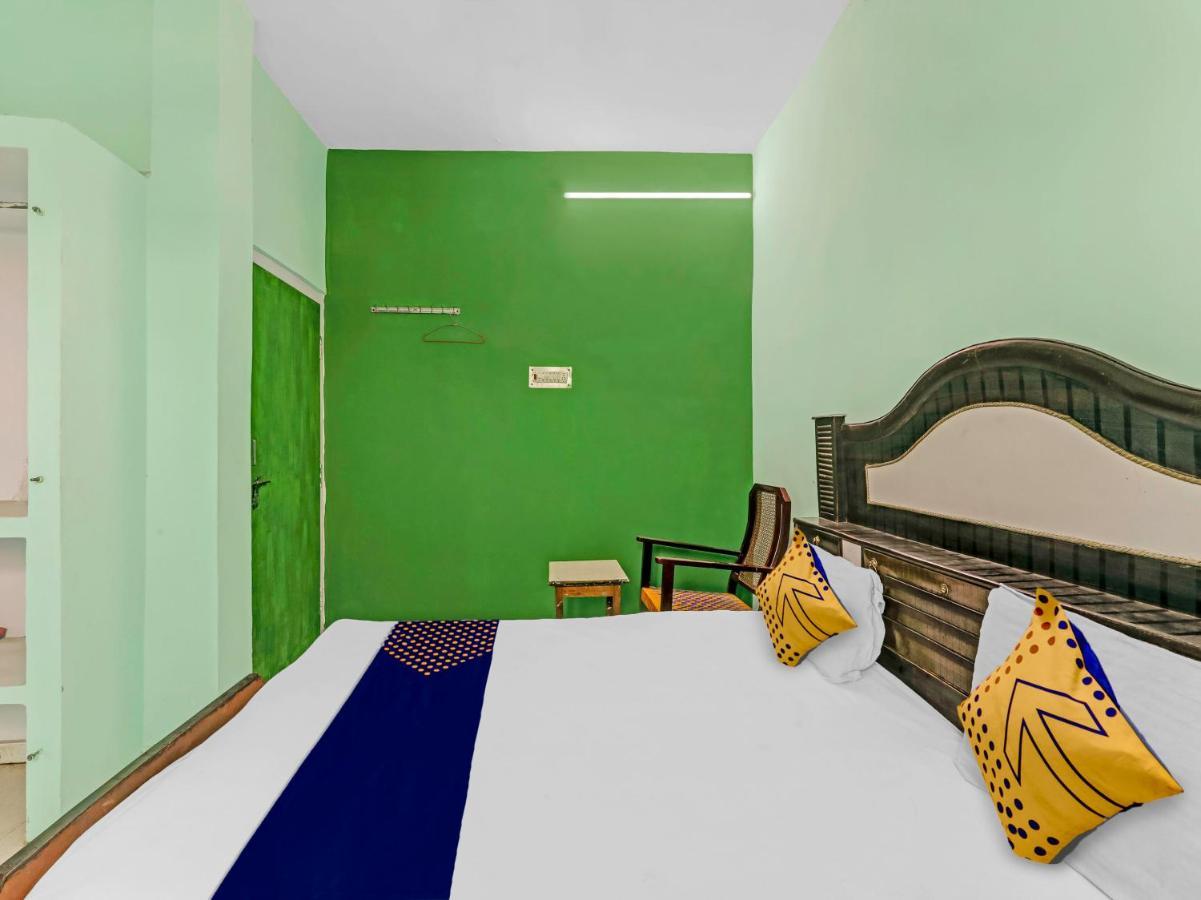 Spot On 81122 Saket Honest Hotel Ayodhya Exterior photo