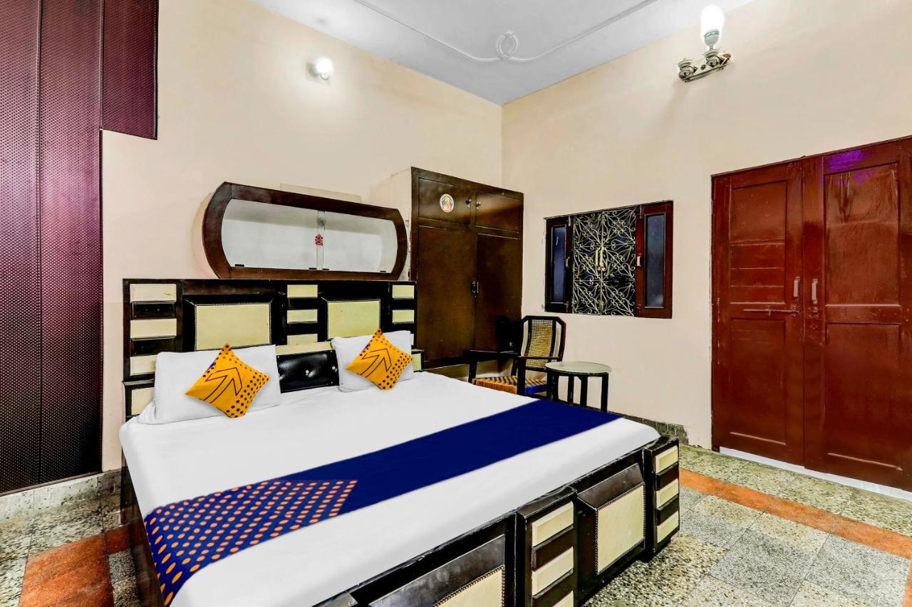 Spot On 81122 Saket Honest Hotel Ayodhya Exterior photo
