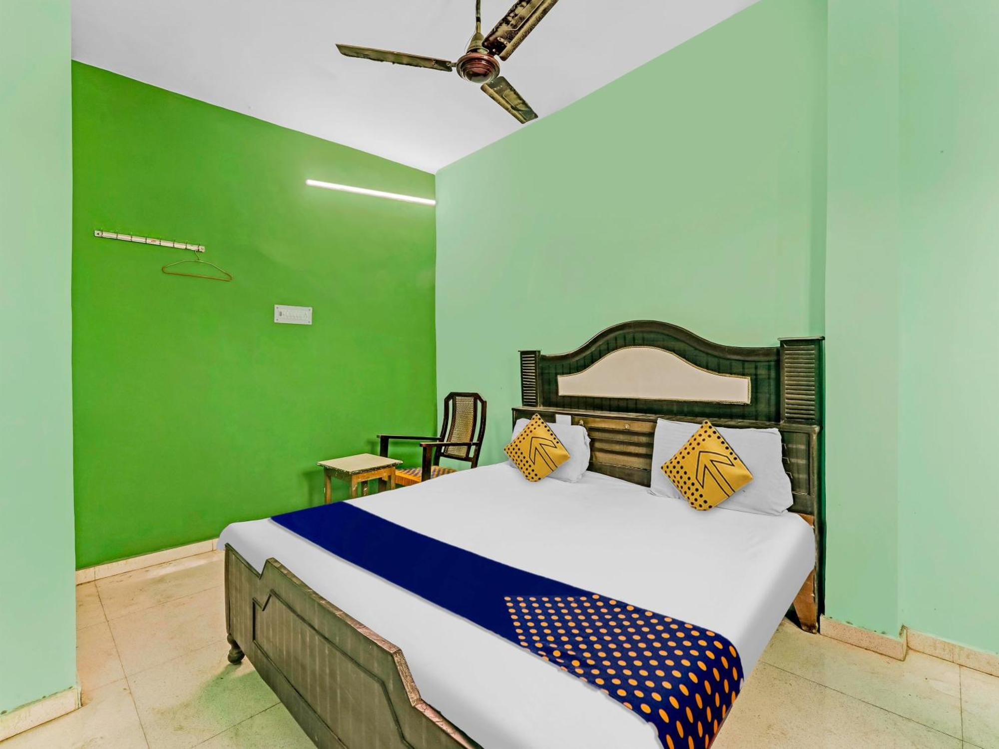 Spot On 81122 Saket Honest Hotel Ayodhya Exterior photo